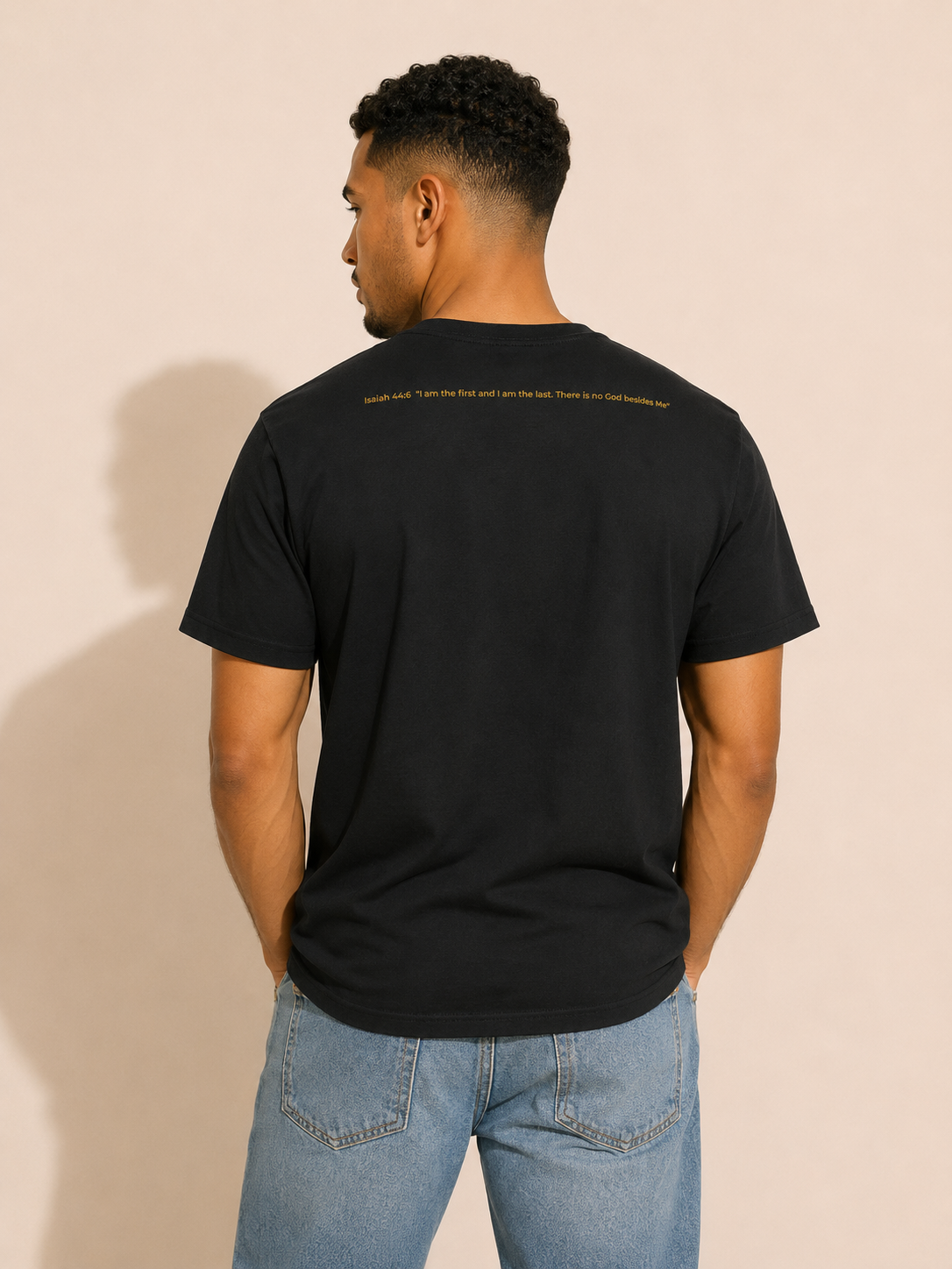 T-shirt Only One GOD (unisexe)